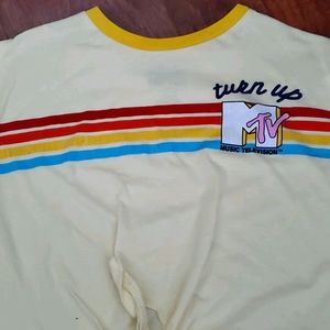 M TV crop top
